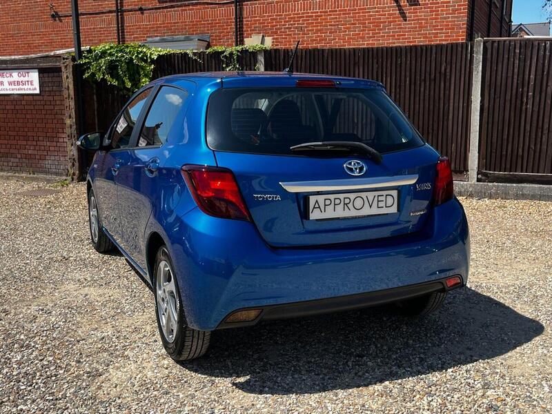 Toyota Yaris HYBRID ICON - U61