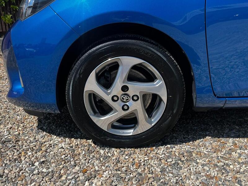 Toyota Yaris HYBRID ICON - U61