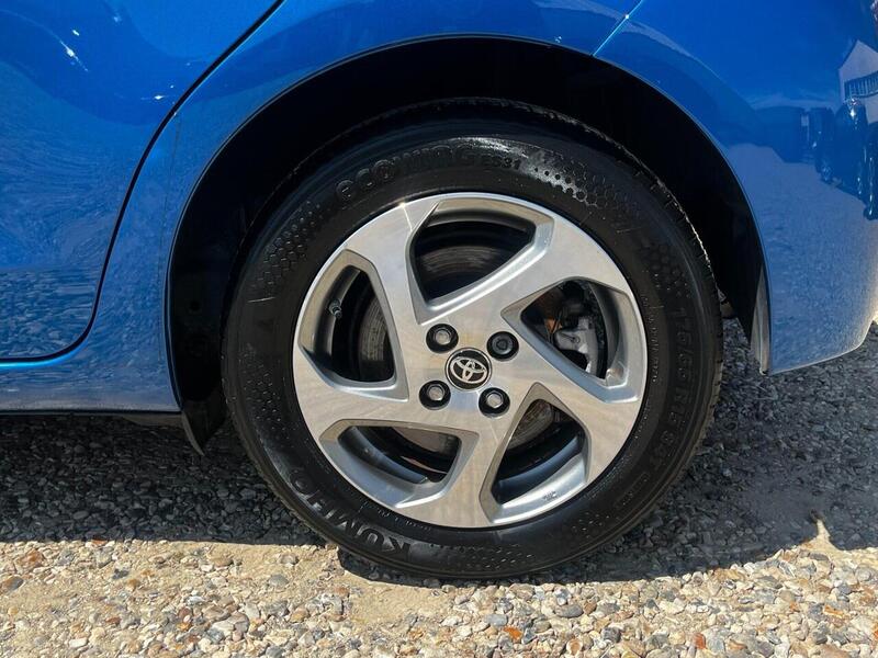 Toyota Yaris HYBRID ICON - U61