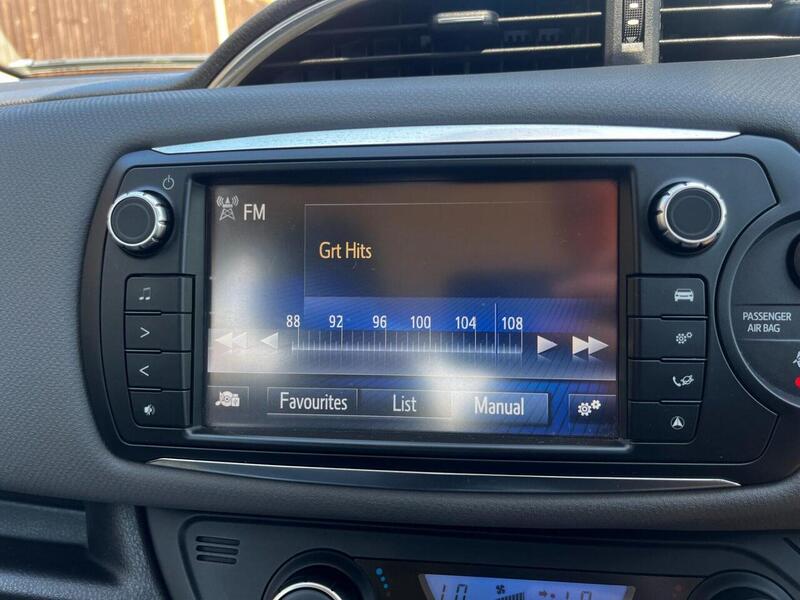 Toyota Yaris HYBRID ICON - U61