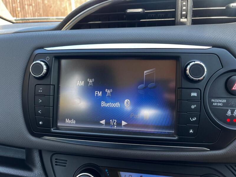 Toyota Yaris HYBRID ICON - U61