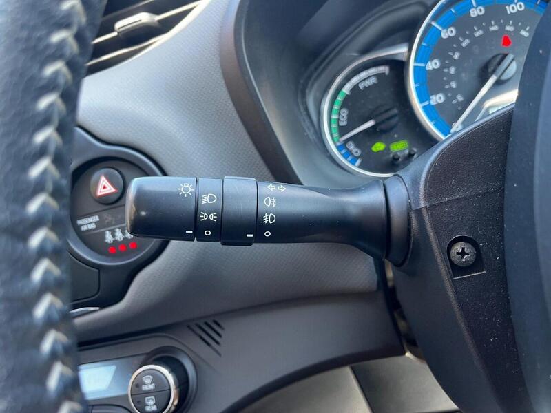 Toyota Yaris HYBRID ICON - U61