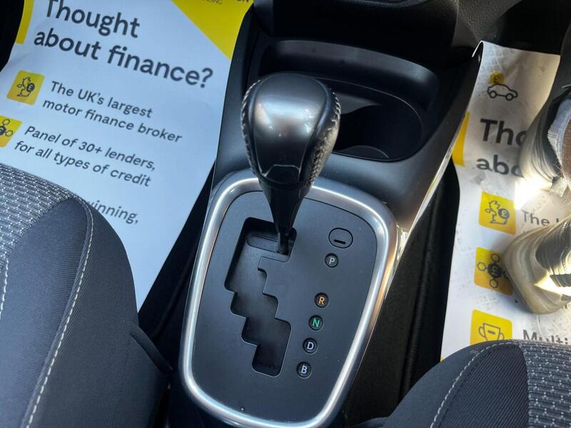 Toyota Yaris HYBRID ICON - U61