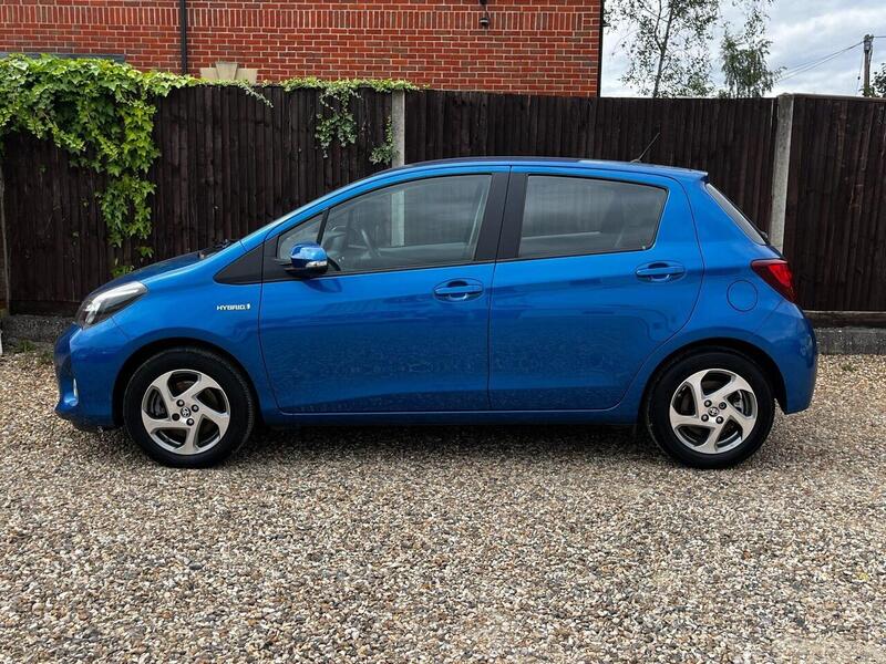 Toyota Yaris HYBRID ICON - U61