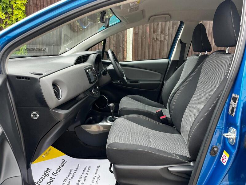 Toyota Yaris HYBRID ICON - U61