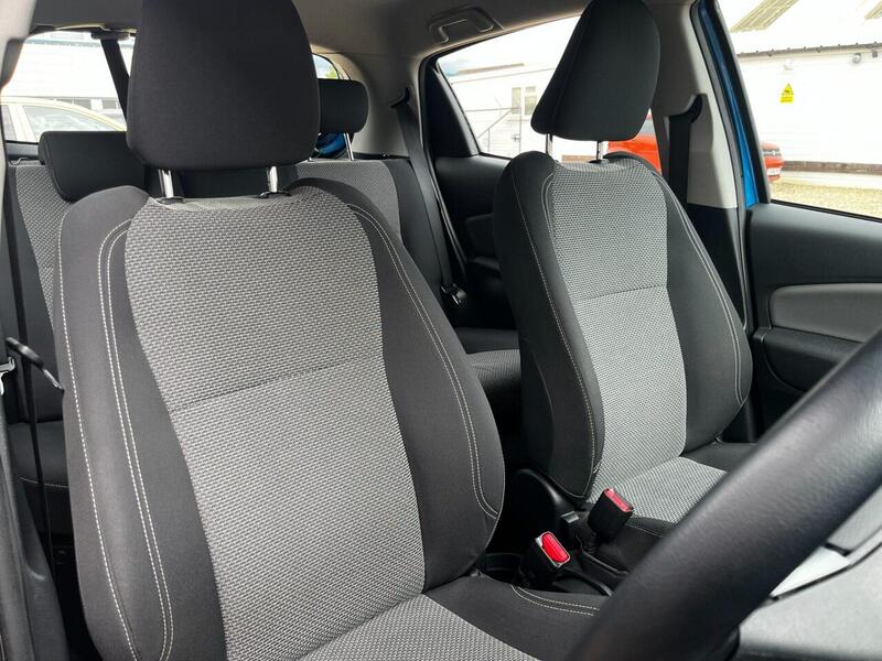 Toyota Yaris HYBRID ICON - U61