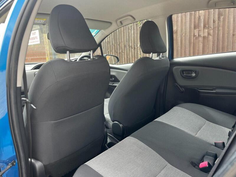 Toyota Yaris HYBRID ICON - U61