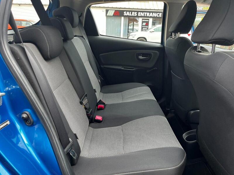 Toyota Yaris HYBRID ICON - U61