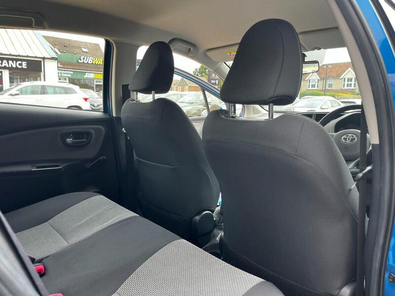 Toyota Yaris HYBRID ICON - U61