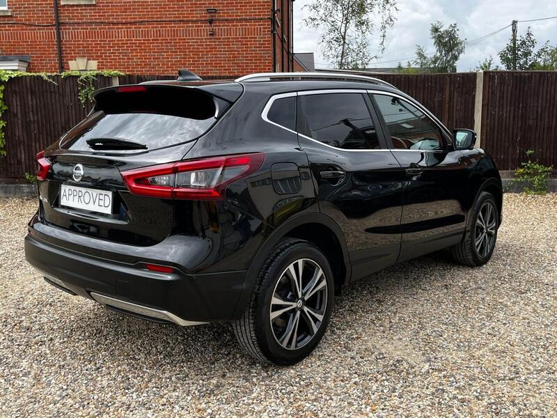 Nissan Qashqai Qashqai Hatchback 1 Manual Diesel - U64