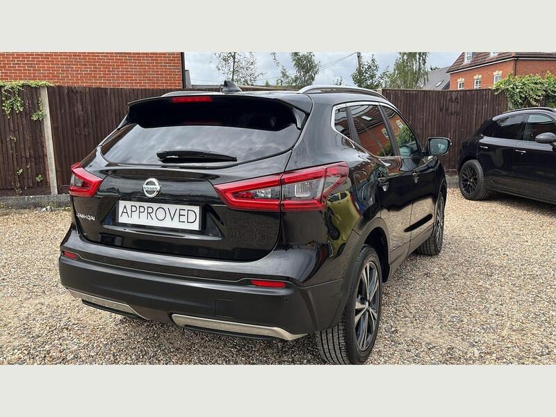 Nissan Qashqai Qashqai Hatchback 1 Manual Diesel - U64