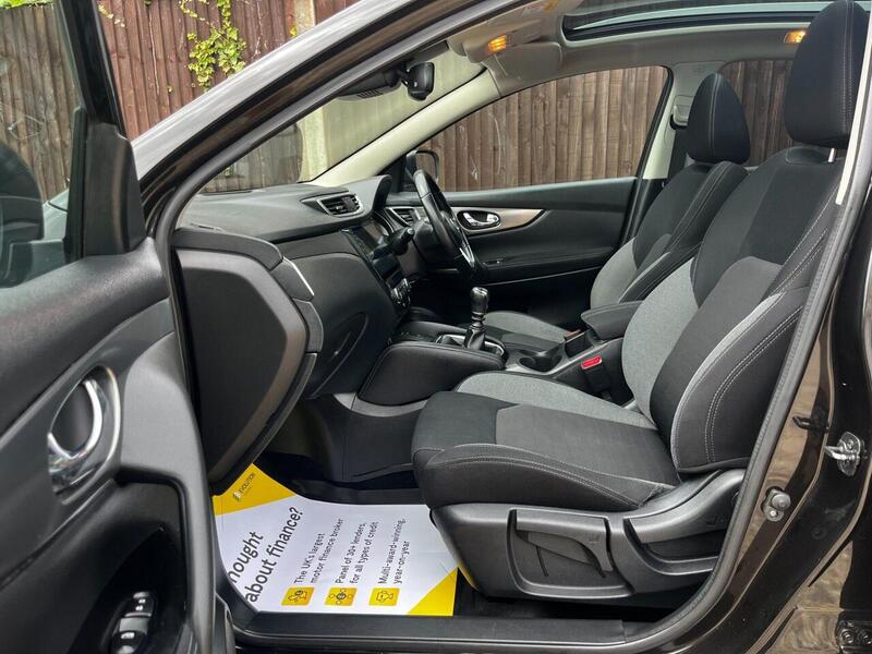 Nissan Qashqai Qashqai Hatchback 1 Manual Diesel - U64