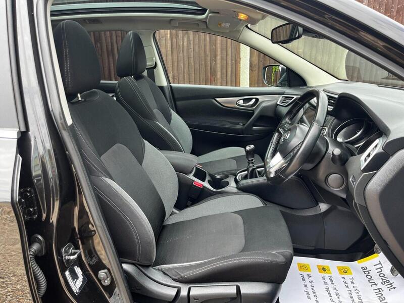 Nissan Qashqai Qashqai Hatchback 1 Manual Diesel - U64
