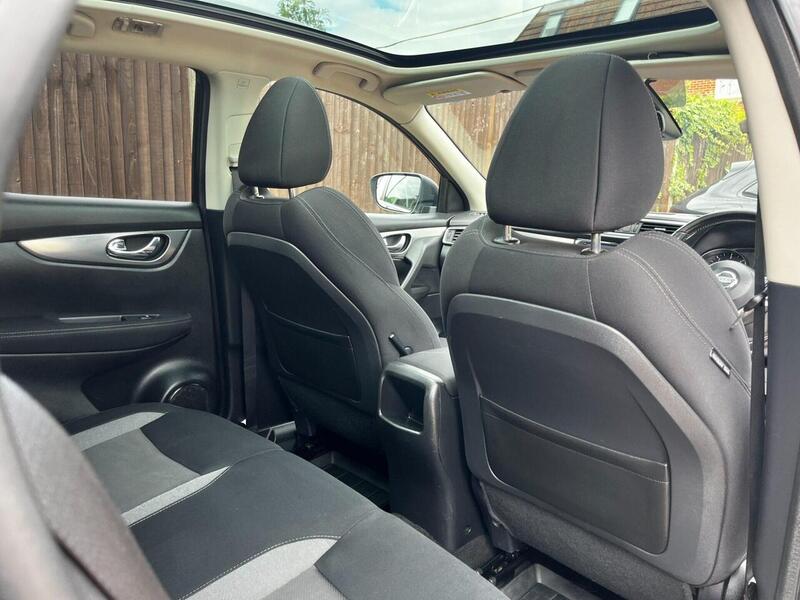Nissan Qashqai Qashqai Hatchback 1 Manual Diesel - U64