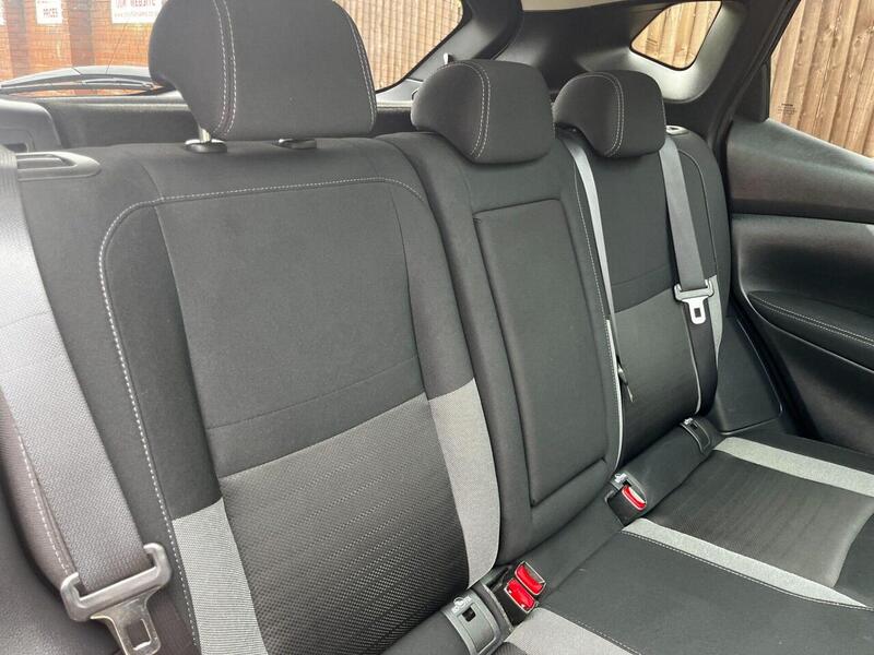 Nissan Qashqai Qashqai Hatchback 1 Manual Diesel - U64