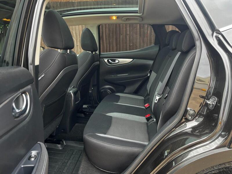 Nissan Qashqai Qashqai Hatchback 1 Manual Diesel - U64