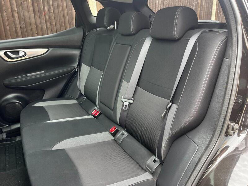 Nissan Qashqai Qashqai Hatchback 1 Manual Diesel - U64