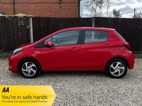 Toyota Yaris 2.0 VVT-h GR SPORT Hatchback 5dr Petrol Hybrid CVT Euro 6 (s/s) (184 ps)