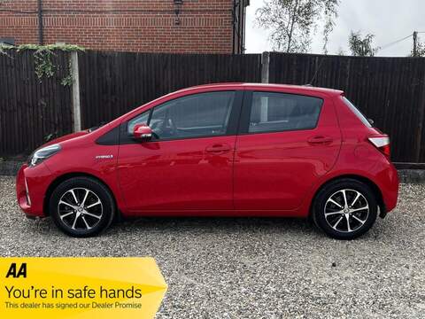 Toyota Yaris 1.0i SL Hatchback 5dr Petrol Easytronic Euro 6 (75 ps)