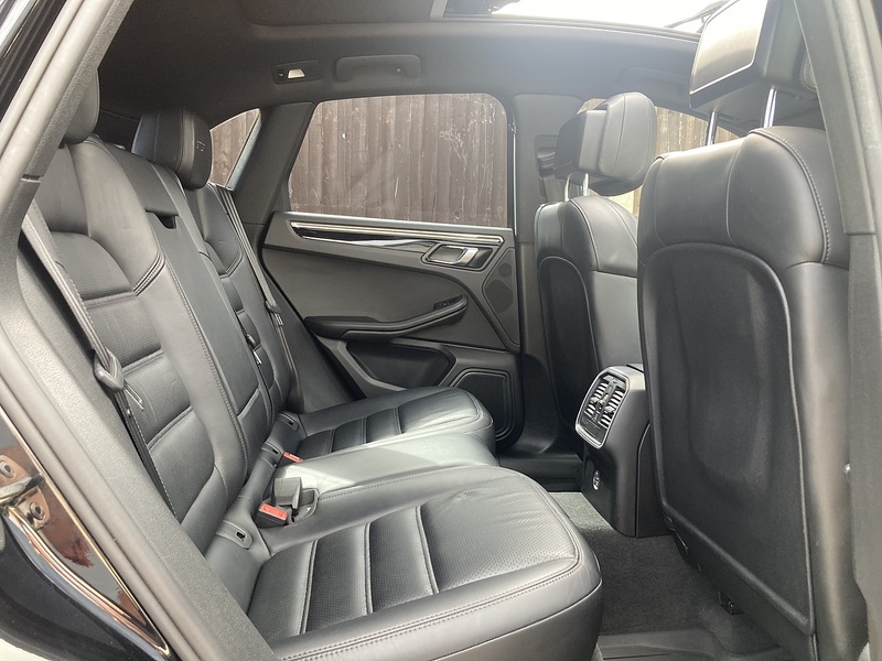 Porsche Macan T V6 GTS - U94