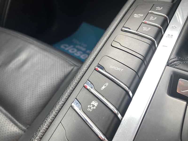 Porsche Macan T V6 GTS - U94