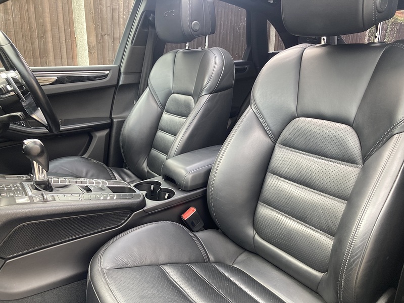 Porsche Macan T V6 GTS - U94