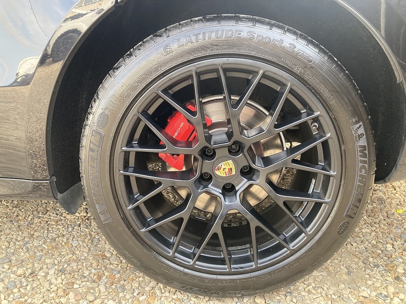 Porsche Macan T V6 GTS - U94