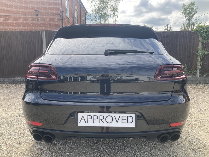 Porsche Macan T V6 GTS - U94