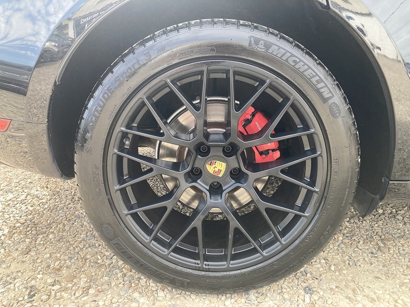 Porsche Macan T V6 GTS - U94