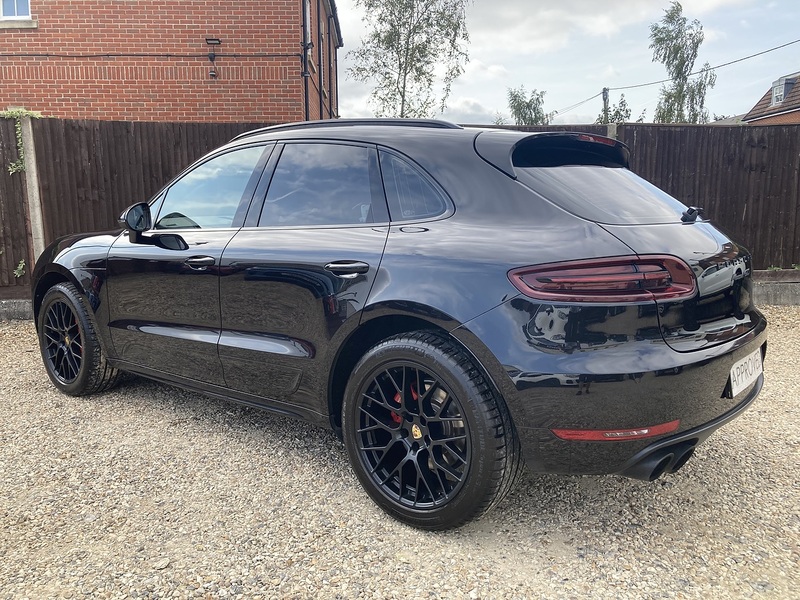 Porsche Macan T V6 GTS - U94