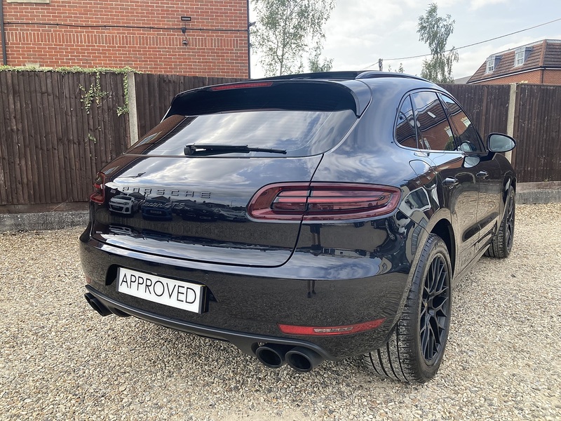 Porsche Macan T V6 GTS - U94
