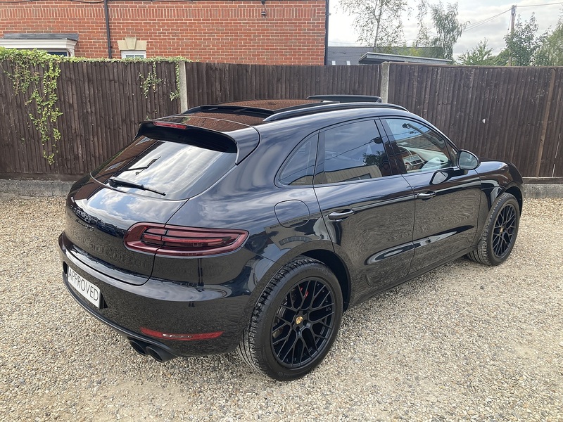 Porsche Macan T V6 GTS - U94