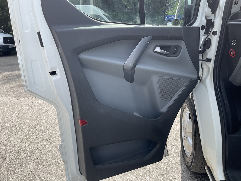 Ford Transit Custom 2.0 TDCi 270 Limited Panel Van 5dr Diesel Manual L1 H1 (163 g/km, 128 bhp) - U1006