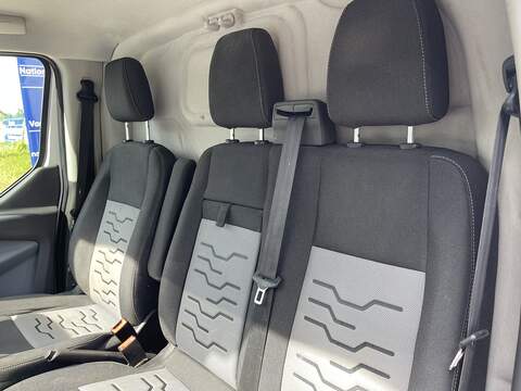 Ford Transit Custom 2.0 TDCi 270 Limited Panel Van 5dr Diesel Manual L1 H1 (163 g/km, 128 bhp) - U1006