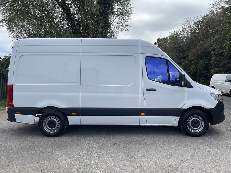 Mercedes-Benz Sprinter Sprinter Progressive Panel Van 1 Manual Diesel - U1008