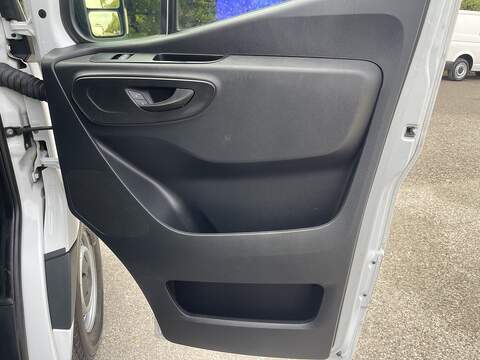 Mercedes-Benz Sprinter Sprinter Progressive Panel Van 1 Manual Diesel - U1008