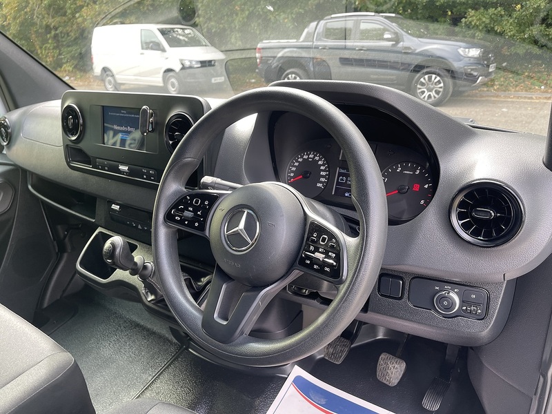 Mercedes-Benz Sprinter Sprinter Progressive Panel Van 1 Manual Diesel - U1008
