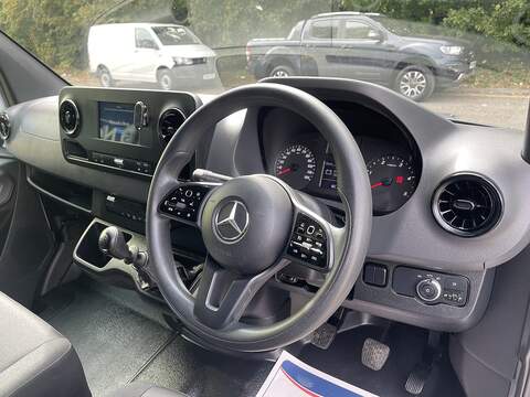 Mercedes-Benz Sprinter Sprinter Progressive Panel Van 1 Manual Diesel - U1008