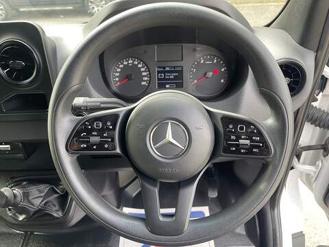 Mercedes-Benz Sprinter Sprinter Progressive Panel Van 1 Manual Diesel - U1008