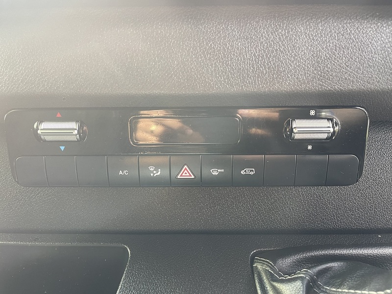 Mercedes-Benz Sprinter Sprinter Progressive Panel Van 1 Manual Diesel - U1008