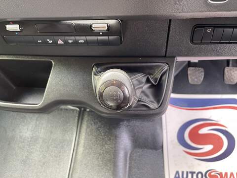 Mercedes-Benz Sprinter Sprinter Progressive Panel Van 1 Manual Diesel - U1008
