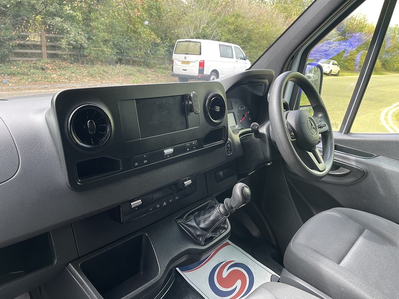 Mercedes-Benz Sprinter Sprinter Progressive Panel Van 1 Manual Diesel - U1008
