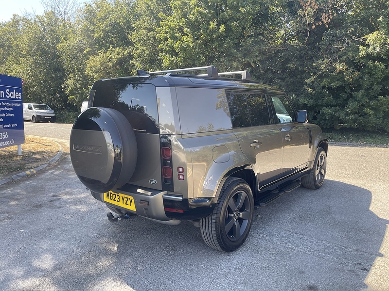 Land Rover Defender 110 3.0 D300 MHEV X-Dynamic HSE Hard Top SUV Auto 4WD MWB Euro 6 (s/s) 5dr - U1016
