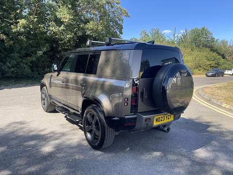 Land Rover Defender 110 3.0 D300 MHEV X-Dynamic HSE Hard Top SUV Auto 4WD MWB Euro 6 (s/s) 5dr - U1016