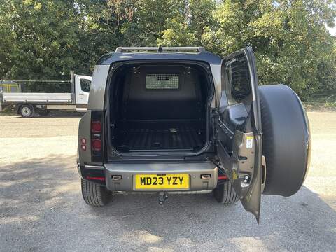 Land Rover Defender 110 3.0 D300 MHEV X-Dynamic HSE Hard Top SUV Auto 4WD MWB Euro 6 (s/s) 5dr - U1016