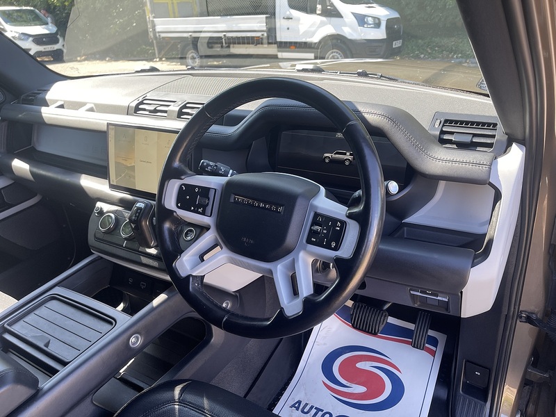Land Rover Defender 110 3.0 D300 MHEV X-Dynamic HSE Hard Top SUV Auto 4WD MWB Euro 6 (s/s) 5dr - U1016