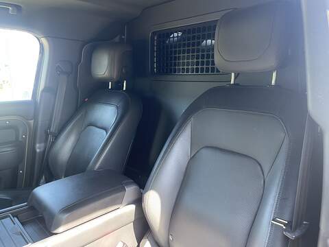 Land Rover Defender 110 3.0 D300 MHEV X-Dynamic HSE Hard Top SUV Auto 4WD MWB Euro 6 (s/s) 5dr - U1016