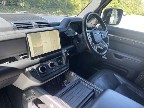 Land Rover Defender 110 3.0 D300 MHEV X-Dynamic HSE Hard Top SUV Auto 4WD MWB Euro 6 (s/s) 5dr - U1016