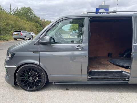 Volkswagen Transporter 2.0 TDI T30 BlueMotion Tech Highline FWD LWB Euro 6 (s/s) 5dr - U1028