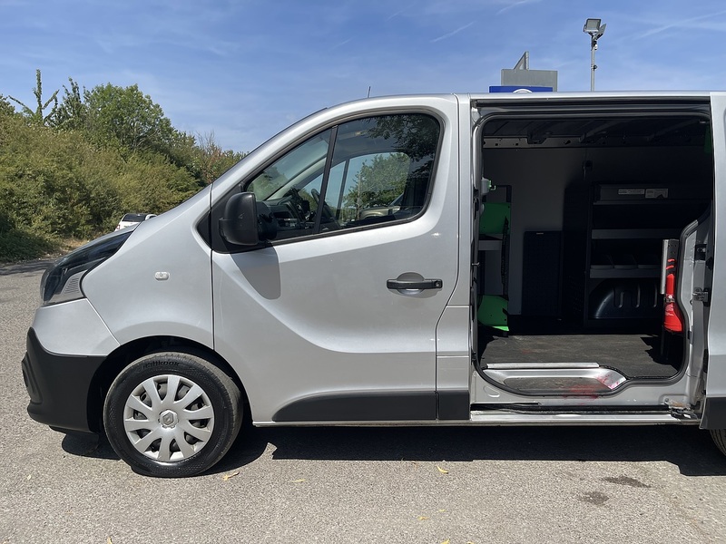 Renault Trafic 2.0 dCi ENERGY 28 Business+ SWB Standard Roof Euro 6 (s/s) 5dr - U1031